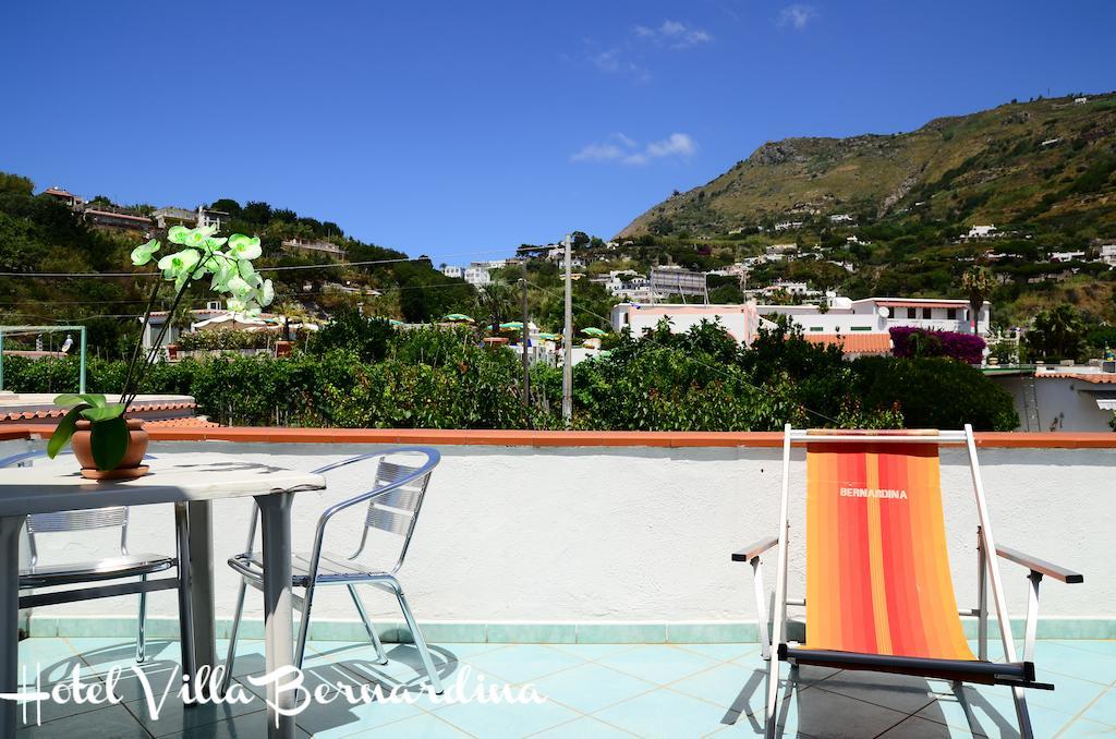 Hotel Villa Bernardina Forio di Ischia Стая снимка